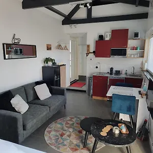  Apartment Goody